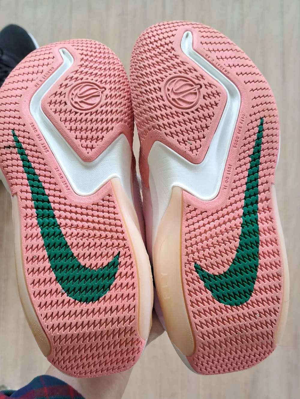Nike Air Zoom Crossover Pink Foam Malachite GS Basketball Shoes 3.5Y